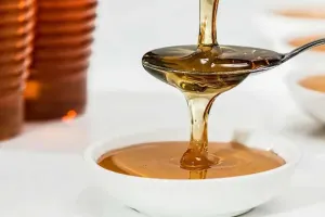 طرز تهیه شربت بار شفاف بدون شکرک زدن به ۲ روش اصولی !