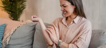 چرا نباید جای نیش حشرات را بخارانیم؟ + راه تسکین خارش