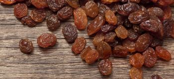 ۲۶ خاصیت کشمش پلویی و اثرات شگفت انگیز آن در بدن