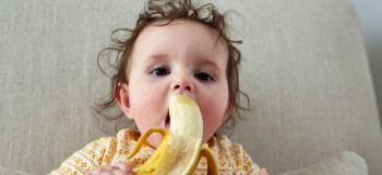 علت و علائم آلرژی و حساسیت بدن نوزادان به موز