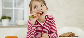 تغذیه و اوتیسم: چگونه رژیم غذایی علائم را بهبود می بخشد؟