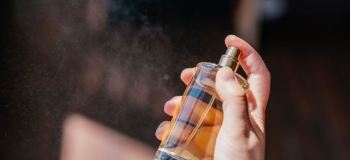 تفاوت عطر مردانه و زنانه؛ راهنمای تشخیص و انتخاب