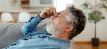 سرگیجه چرخشی (Vertigo)؛ چرا خانه دور سر شما می چرخد و چگونه آن را درمان کنیم؟