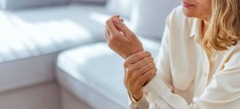 چرا عود آرتریت در همان مفاصل رخ می دهد؟