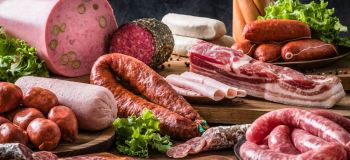 مواد تشکیل دهنده سوسیس و کالباس؛ از گوشت تا نگهدارنده ها