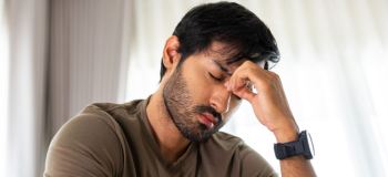 خستگی ذهنی چیست؟ علت و راهکارهای مؤثر مقابله با آن