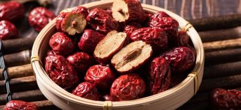 عناب فشار خون را بالا می برد یا پایین؟ بررسی و روش مصرف آن
