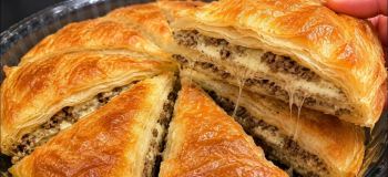 طرز تهیه بورک لایه ای و ترد با خمیر بدون وردنه در خانه