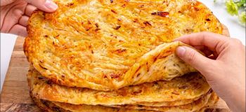 آموزش کامل طرز تهیه نان پیازی سنتی خوشمزه و ترد در خانه