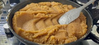 طرز تهیه حلوا ترکیه ای بدون شهد؛ مرحله به مرحله بدون گوله شدن آرد