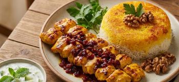 طرز تهیه کباب تابه ای مرغ مجلسی با سس زرشک و گردو