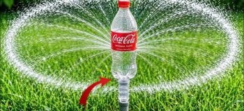نحوه ساخت آبپاش برای آبیاری درختان و گل ها فقط با بطری پلاستیکی
