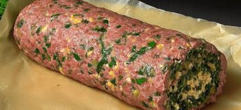طرز تهیه رولت گوشت مجلسی مغزدار با قارچ و اسفناج