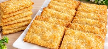 طرز تهیه بیسکویت ترد و لایه ای در ۱۰ دقیقه بدون تخم مرغ