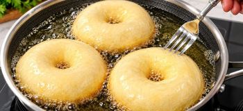 طرز تهیه پیراشکی سیب زمینی پفکی و پنبه ای در تابه
