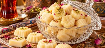 دیگه با چای قند نخور! طرز تهیه آبنبات شیری کاراملی در خانه