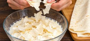 طرز تهیه کیک و شیرینی فوری بدون نیاز به آرد با خورده نان