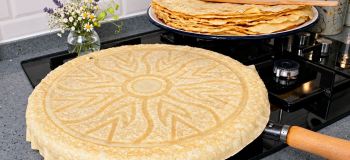 طرز تهیه نان لواش نرم و نازک روی تابه با ماست و آب