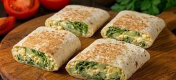 طرز تهیه صبحانه رژیمی و فوری در تابه با نان و تخم مرغ