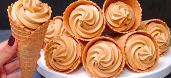طرز تهیه بستنی قهوه بدون دستگاه با شیر عسلی و خامه