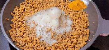 سویا را چطور خیس و طعم دار کنیم تا مثل گوشت خوشمزه شود ؟