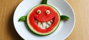 ۱۸ ایده تزیین بشقاب میوه؛ خلاقانه و چشم نواز!