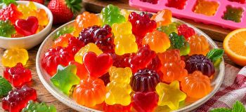 طرز تهیه پاستیل خانگی با پودر ژله؛ ساده، خوشمزه و رنگارنگ