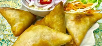 طرز تهیه سمبوسه پیتزایی اهوازی با سوسیس و پنیر پیتزا