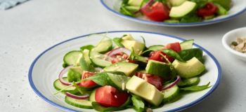 سالاد گوجه و آووکادو، شام سریع و رژیمی