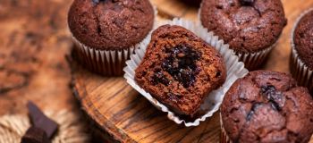 طرز تهیه ی کاپ کیک کاکائویی بدون نیاز به فر