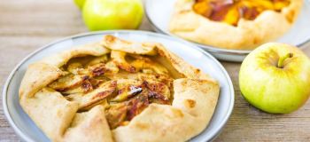 طرز تهیه گلت سیب؛ دسر روستایی و ساده با ظاهری شیک