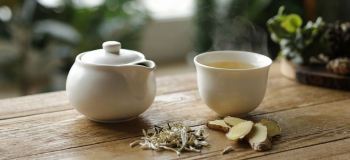 دمنوش چای سفید و زنجبیل؛ نوشیدنی معجزه آسا برای سلامتی و آرامش