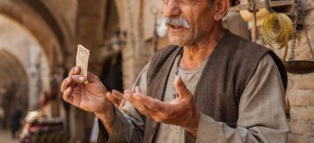 معنی ضرب المثل «بیشتر از کوپن حرف زدن»