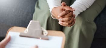روانکاوی برای چه کسانی مفید است ؟ راهنمای جامع شرایط، مزایا و موارد منع
