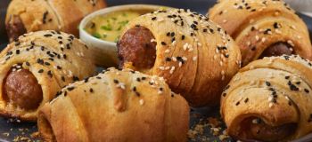 طرز تهیه کروسان سوسیس خانگی به ۲ روش آسان !