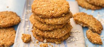 طرز تهیه بیسکویت جو دوسر خانگی؛ ترد و خوشمزه + رازهای طلایی پخت