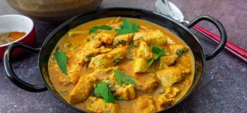 طرز تهیه قورمه مرغ بمبئی؛ راز یک غذای هندی اصیل و خوشمزه در خانه