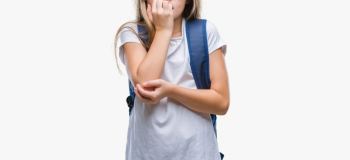 فوبیای مدرسه چیست؟ بررسی علل و نشانه های مدرسه هراسی