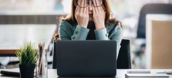چگونه از فرسودگی شغلی پیشگیری کنیم؟ راهنمای حفظ تعادل، سلامت و بهره وری در کار
