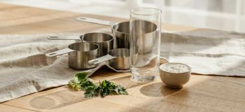 یک پیمانه چند لیوان است ؟ راهنمای کامل تبدیل پیمانه به لیوان در آشپزی