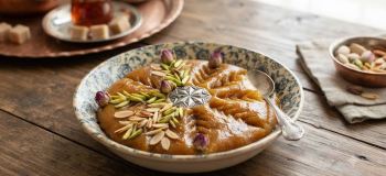 طرز تهیه حلوا آرد گندم ساده؛ دستور خانگی با بافت نرم و عطر زعفران