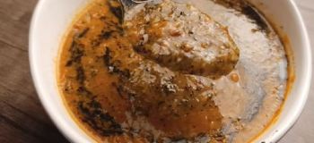 طرز تهیه آش گوجه فرنگی خوشمزه با بلغور و لوبیا چیتی؛ یک آش مقوی برای روزهای سرد