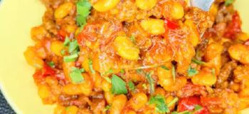 طرز تهیه خوراک گوشت چرخ کرده و لوبیا سفید با رب انار؛ غذایی خوشمزه و متفاوت