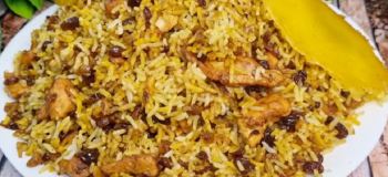 طرز تهیه گردو پلو با مرغ؛ پلویی مجلسی با گردو، کشمش و زرشک