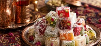 طرز تهیه باسلوق با نشاسته گل به سبک بازاری؛ راز کشدار شدن و لطافت باسلوق خانگی