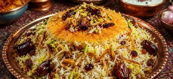 طرز تهیه رشته پلو تهرانی به سبک رستورانی؛ راز خوش عطر شدن رشته پلو مجلسی برای سفره های ایرانی