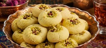 شیرینی شستی زنجان؛ شیرینی سنتی، لطیف و خوش عطر که در دهان آب می شود!