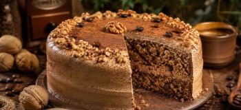 طرز تهیه کیک نسکافه و گردو؛ کیکی نرم، خوش عطر و کافی شاپی که همه عاشقش می شوند!