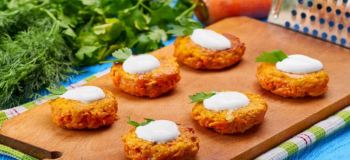 طرز تهیه کوکوی هویج برای ۴ نفر؛ راز طلایی جلوگیری از وا رفتن کوکو هنگام سرخ کردن
