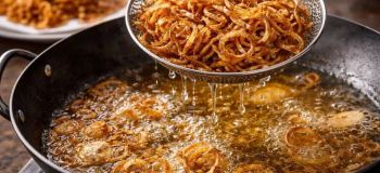 راز پیاز داغ چیپسی رستورانی؛ همه چیز از نحوه برش پیاز شروع می شود!